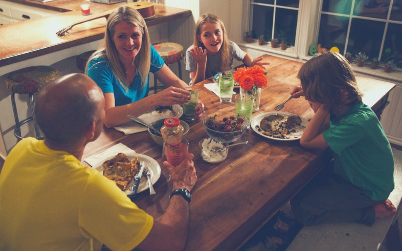 There's one thing that I think makes dinnertime even harder.  Do you ask your kids what they wantfor dinner?  Here's why I think that's not a good idea.